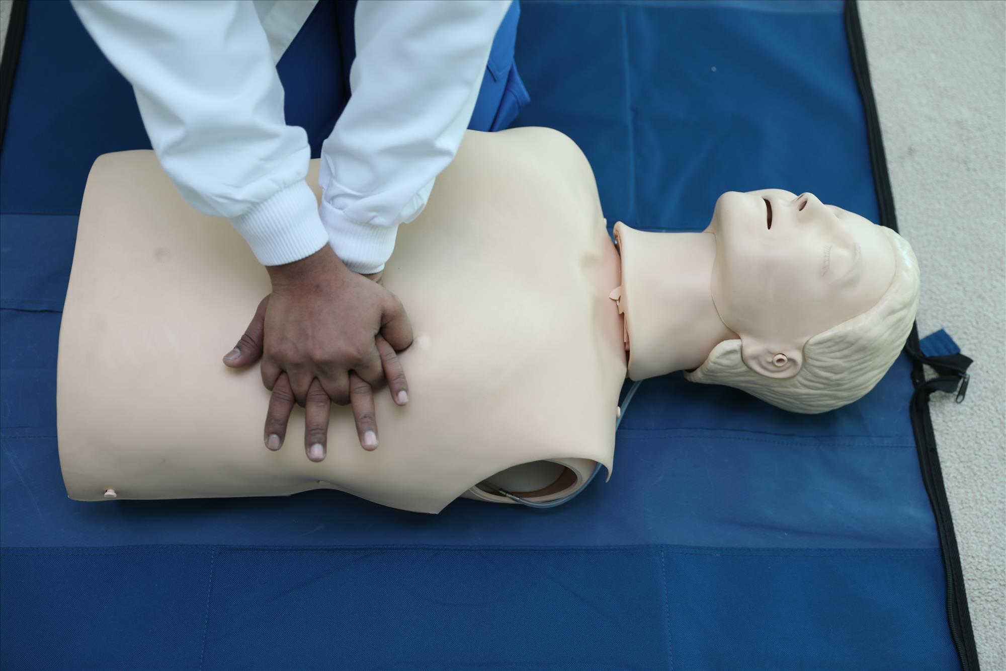 Arabic FULL CPR AED AND FIRST AID  10 / 08 /2022  8:30 Am - 2:30 Pm
